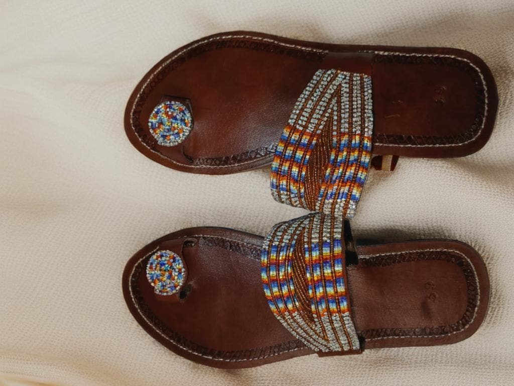 Sandales en cuir artisanales femme