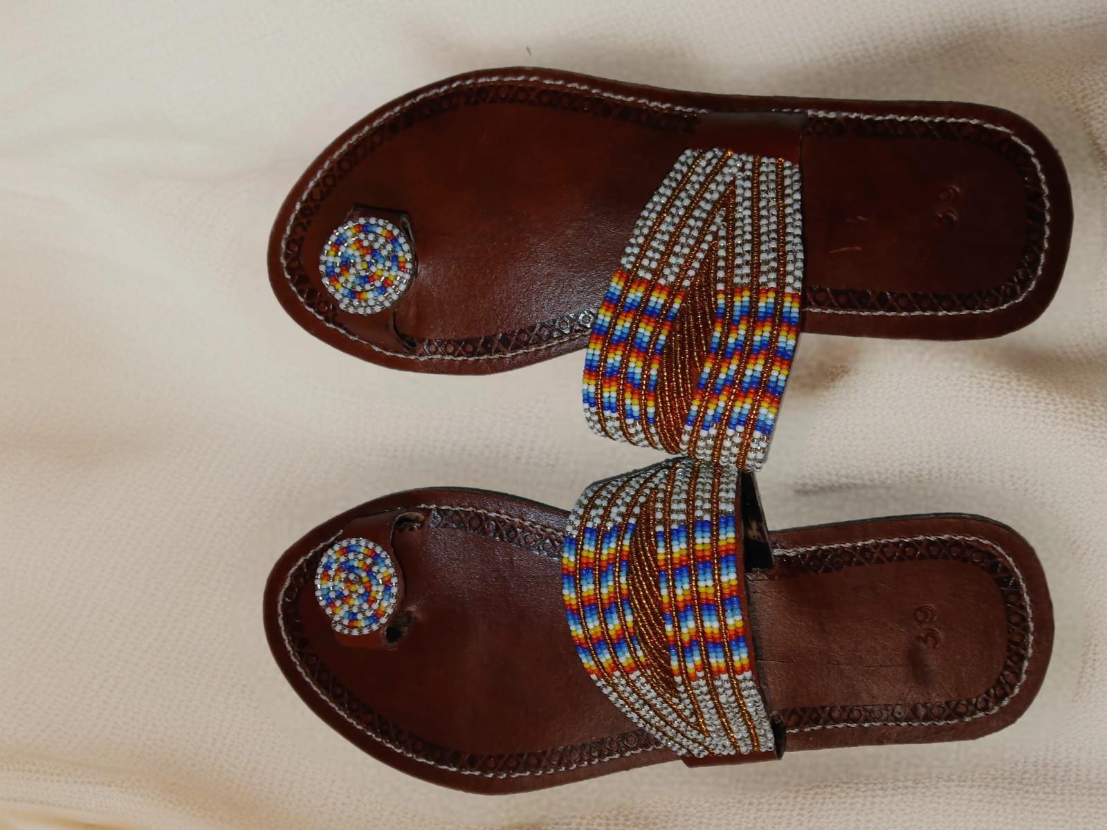 Sandales en cuir artisanales femme