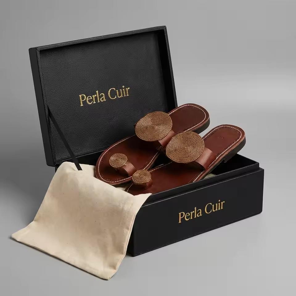 Sandale Masaï « Ardhi »  Tong cuir marron perles marron clair | Perlacuir