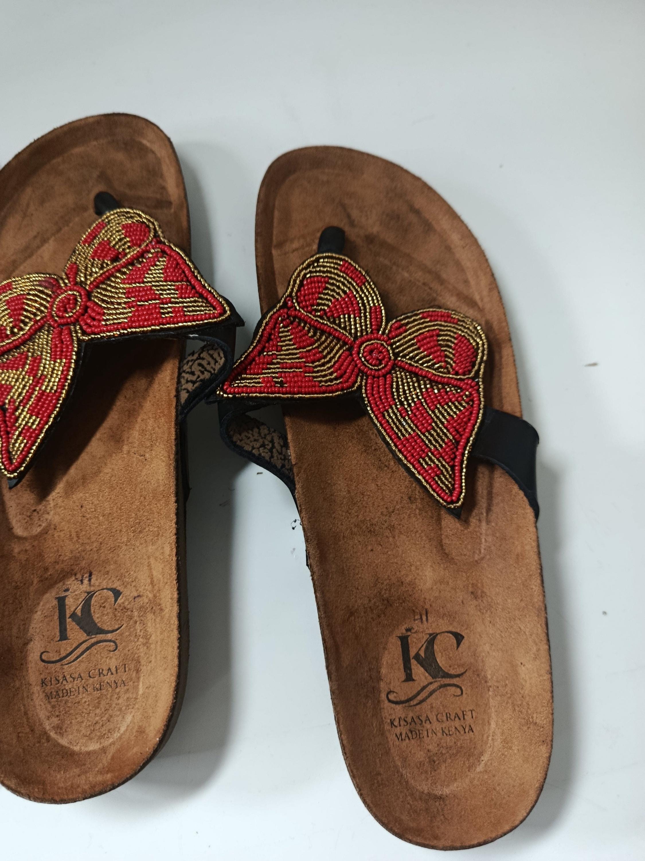 Sandale Masaï « Kipepeo »  Tong cuir camel grand papillon perles orange & jaune | Perlacuir