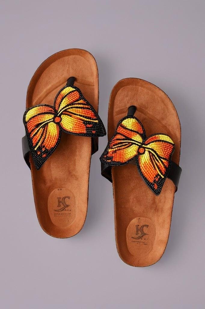 Sandale Masaï « Kipepeo »  Tong cuir camel grand papillon perles orange & jaune | Perlacuir