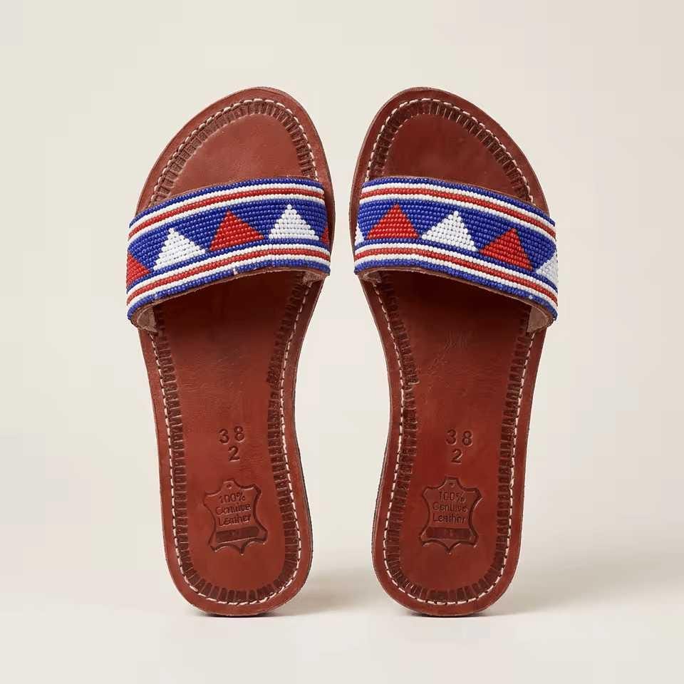 Sandale Masaï « Hekima »  Mule cuir cognac perles géométriques noir, blanc & or | Perlacuir