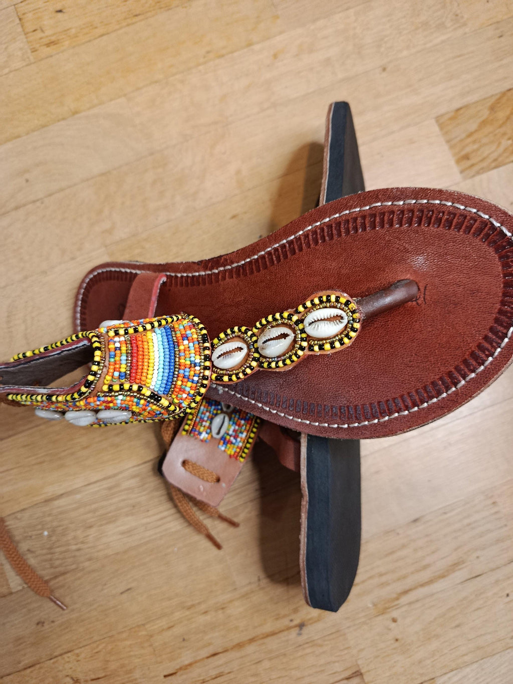 Sandales Cuir Perles et Cauris Masai Femme  Artisanat Unique