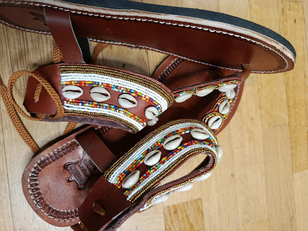 Sandales Cuir Perles et Cauris Masai Femme  Artisanat Unique