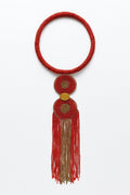 Moto Malkia  Collier cercle perles rouges médaillons laiton & franges | Perlacuir