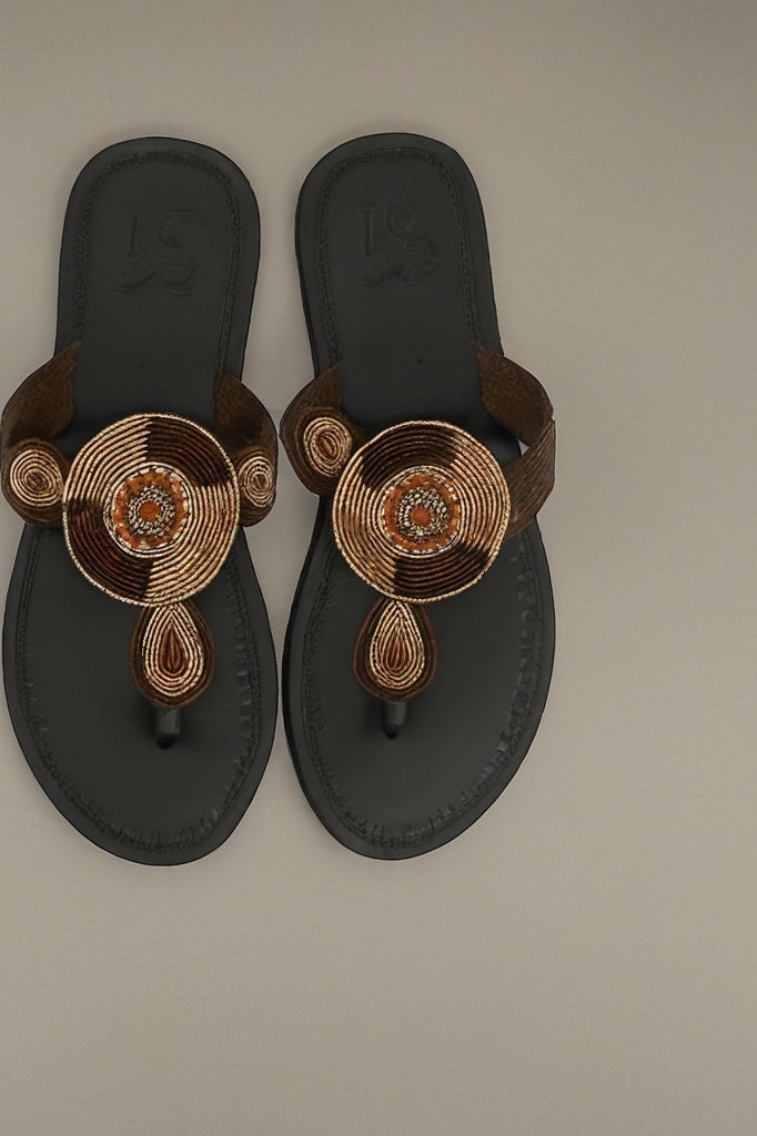 Sandales en cuir perlées