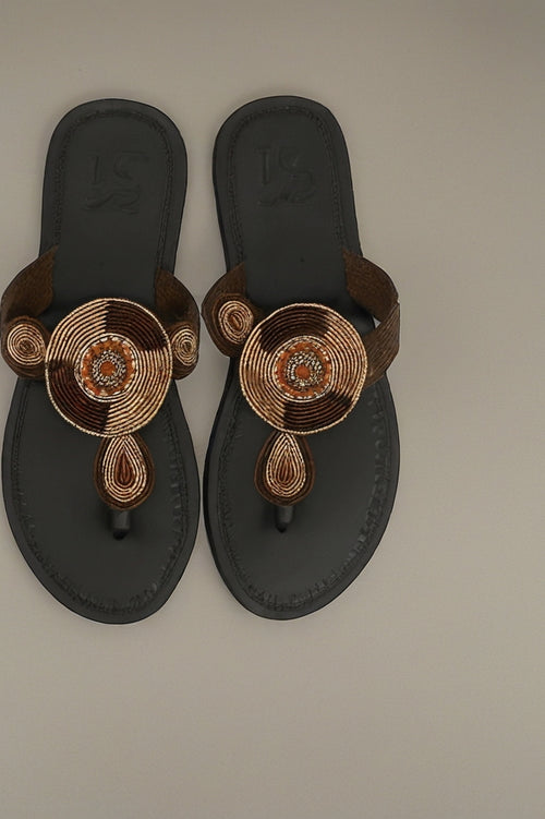 Sandales en cuir perlées