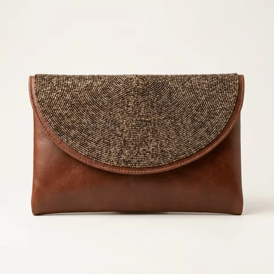 Pochette Cuir Perlée Masai – Accessoire Artisanal Authentique