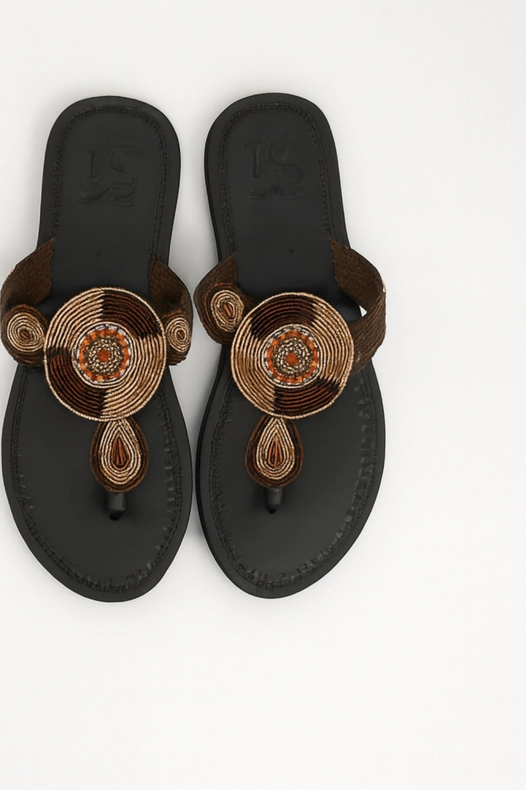 Sandales en cuir perlées