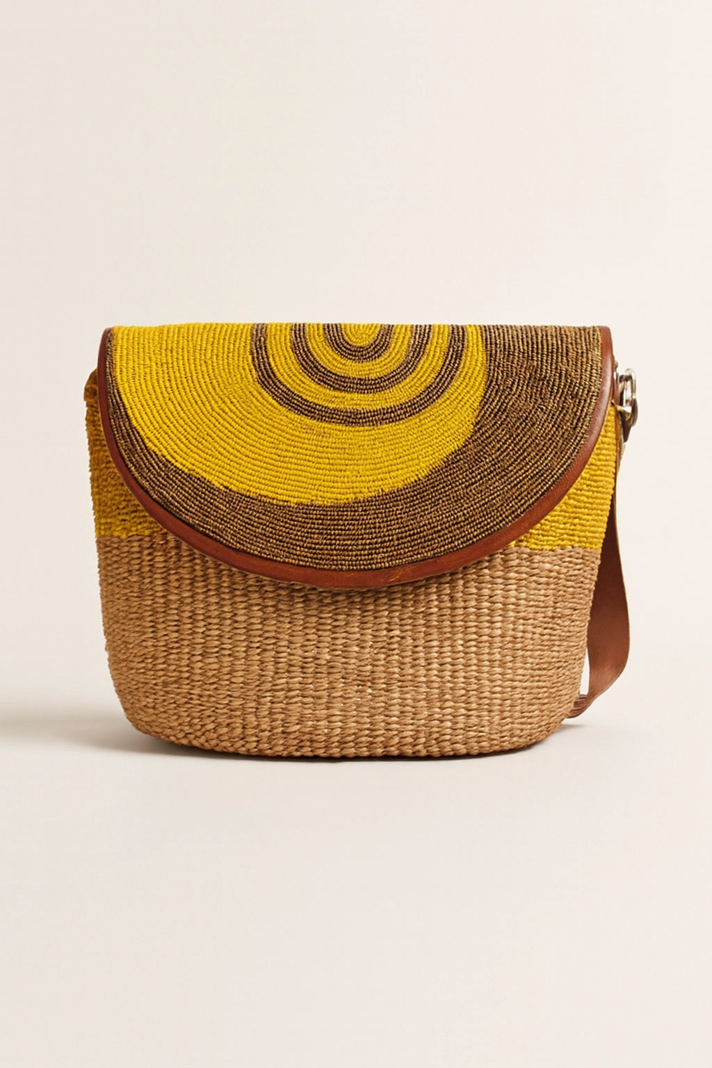 Sacs moyen format en cuir perlées et sisal