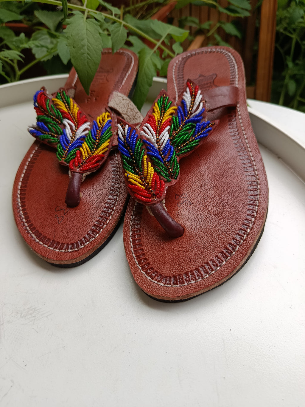 Sandales en cuir perlées