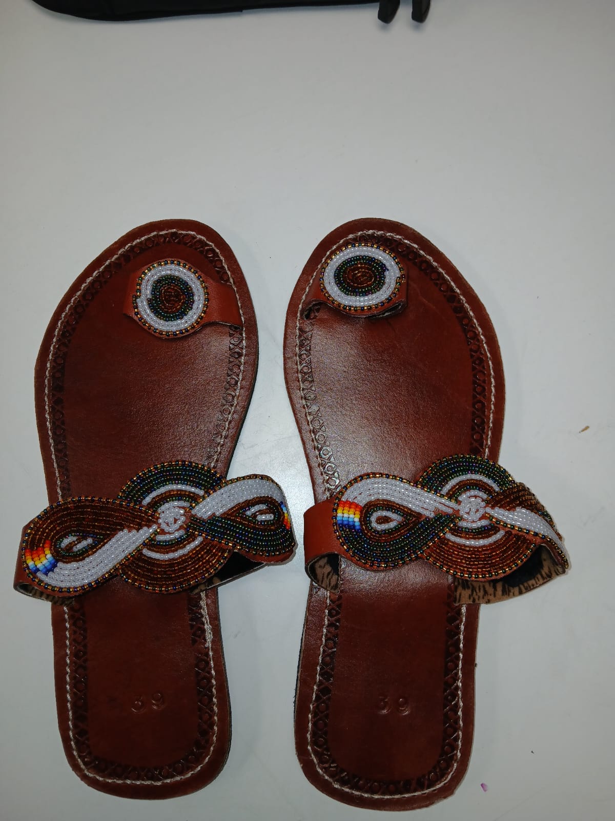 Sandales cuir perlées Masai femme – Confort et authenticité