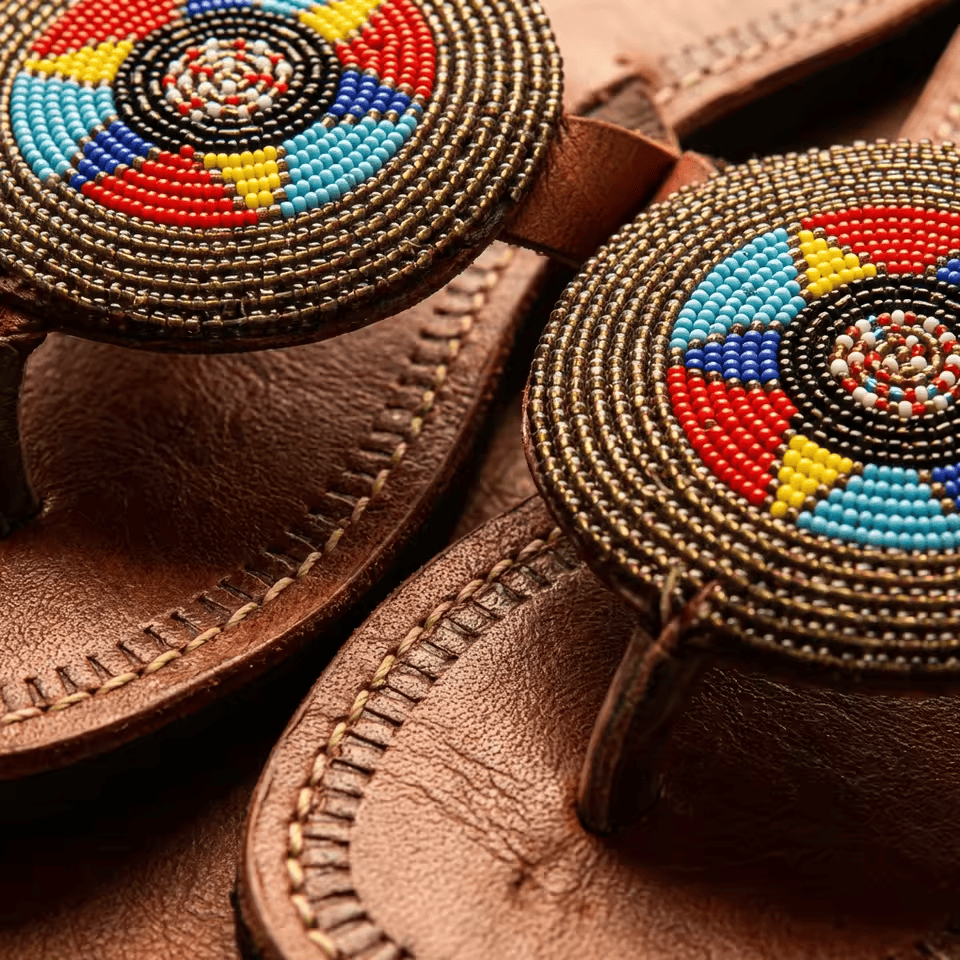 Sandale Masaï « Imara » – Tong cuir perles Masaï artisanale | Perlacuir