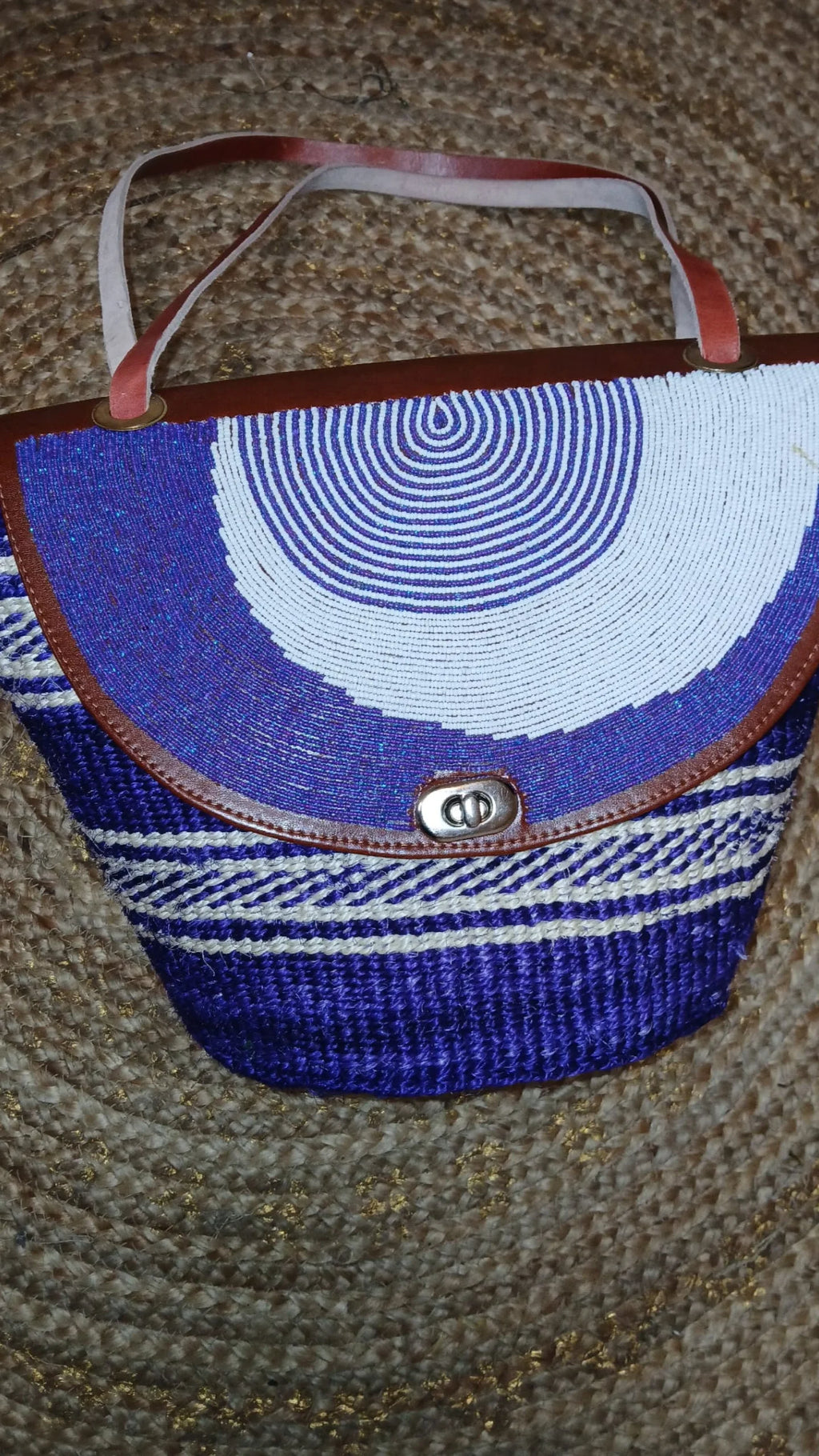 Sacs grand format en cuir perlées et sisal