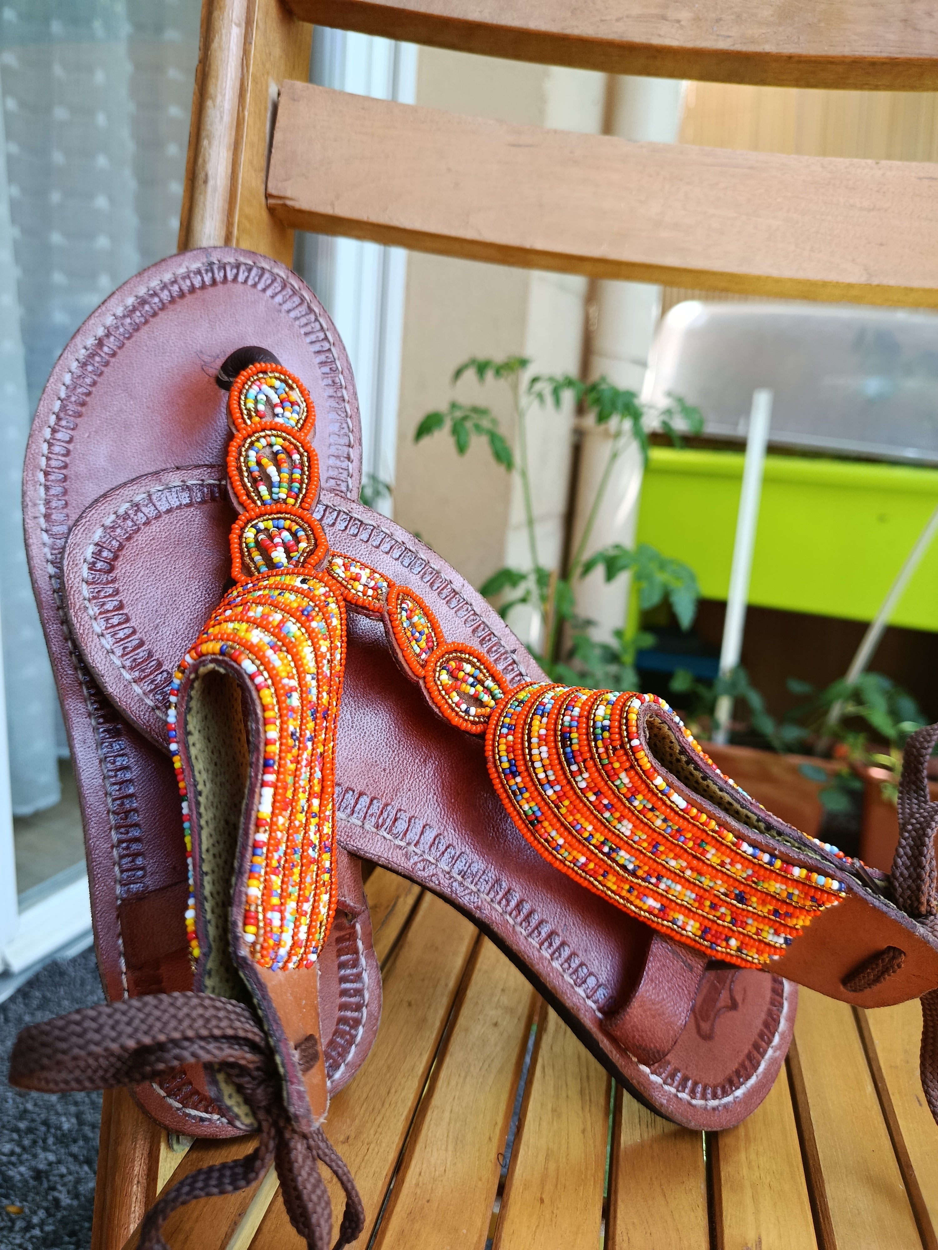 Sandales en cuir perlées