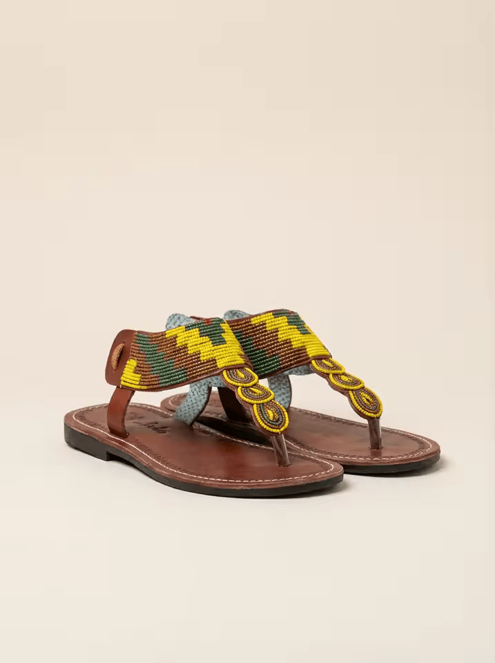 Sandale Masaï « Msitu » – Sandales cuir marron perles géométriques vert & jaune & lanières cheville