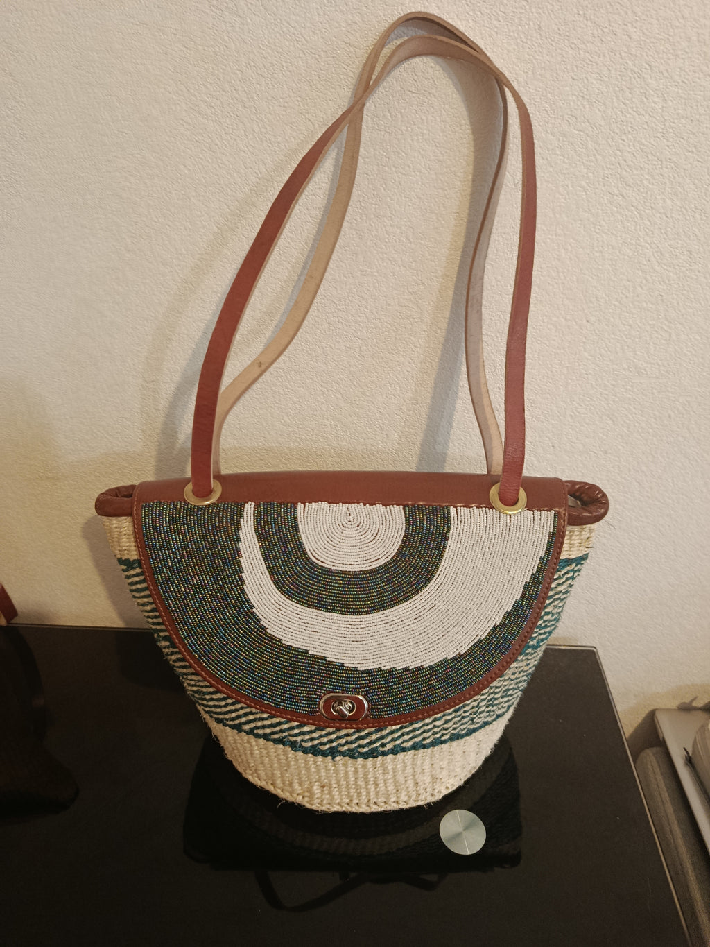 Sacs grand format en cuir perlées et sisal