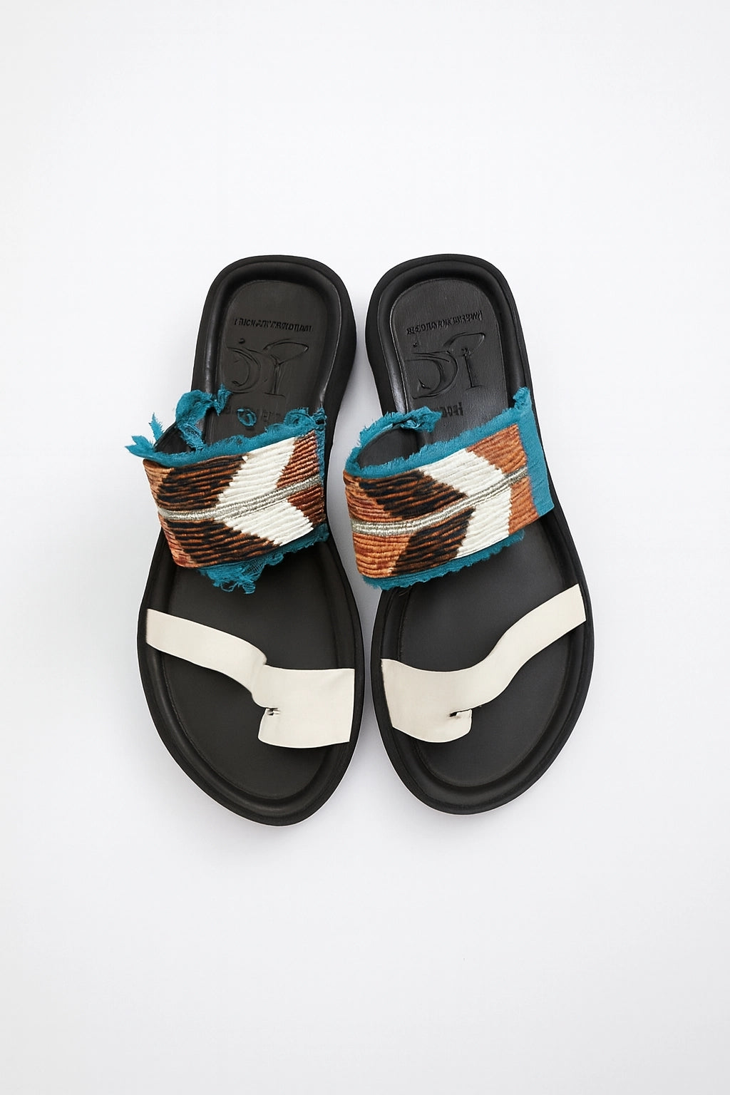 Sandales en cuir perlées