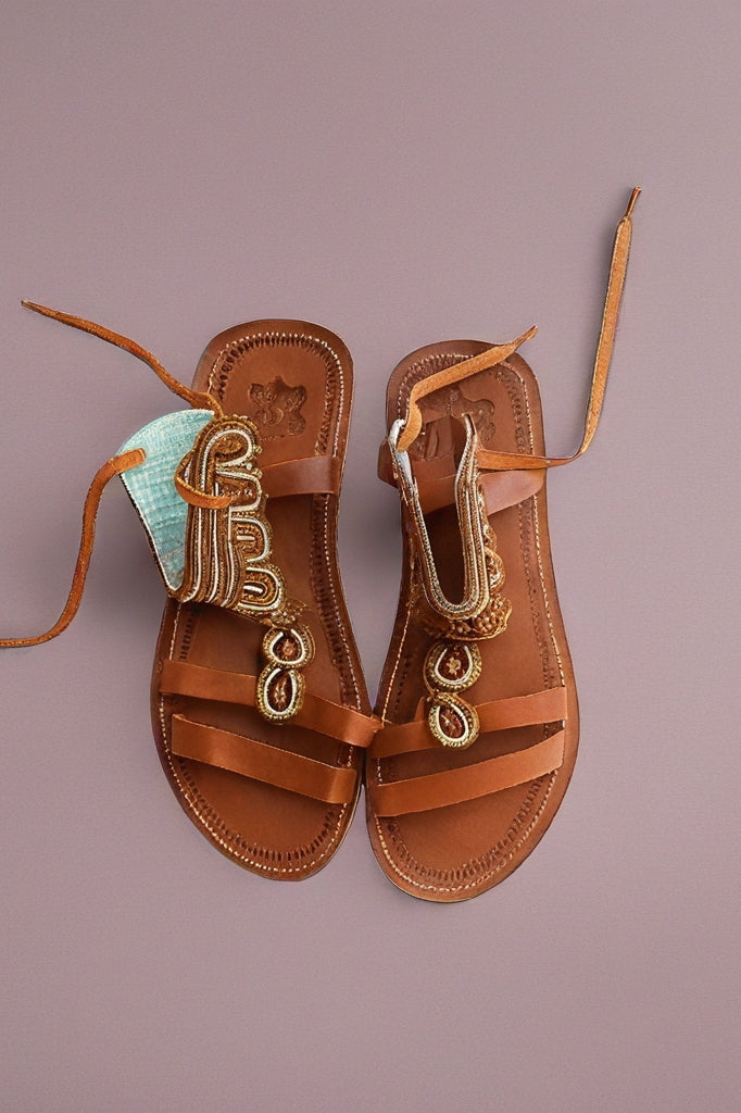 Sandales en cuir perlées