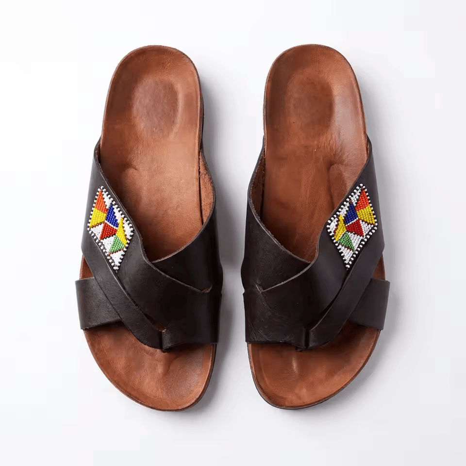Sandale Masaï Homme « Baba » – Tong cuir marron bandes croisées & perles multicolores | Perlacuir
