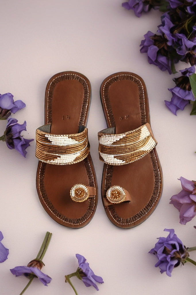 Sandales en cuir perlées