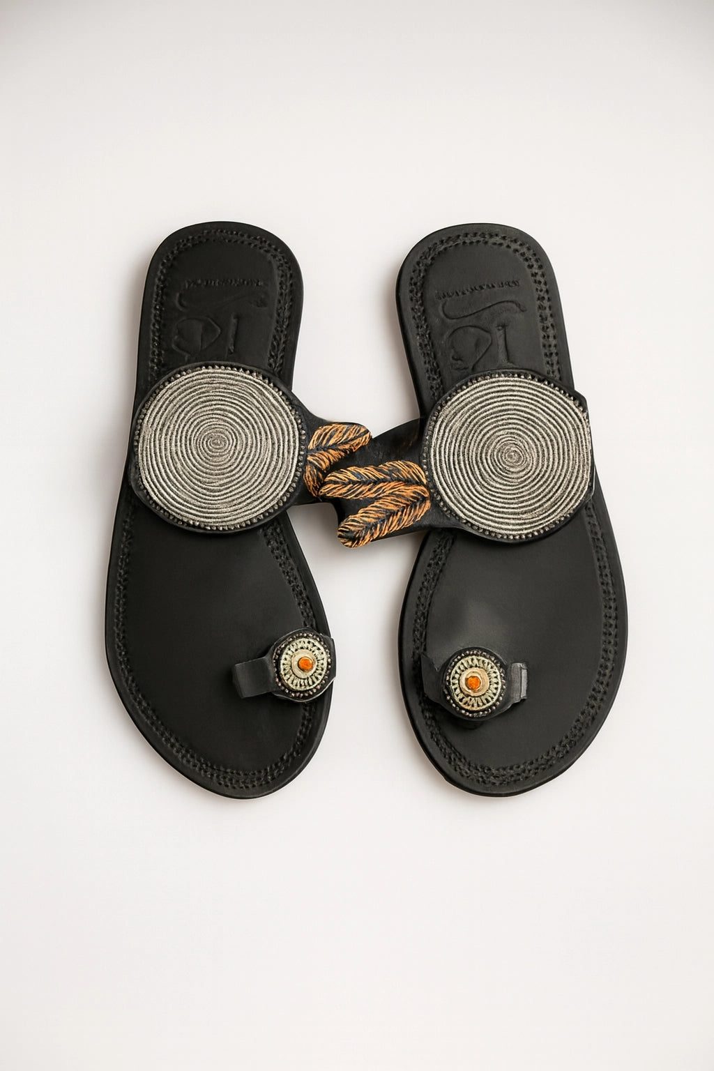 Sandales en cuir perlées