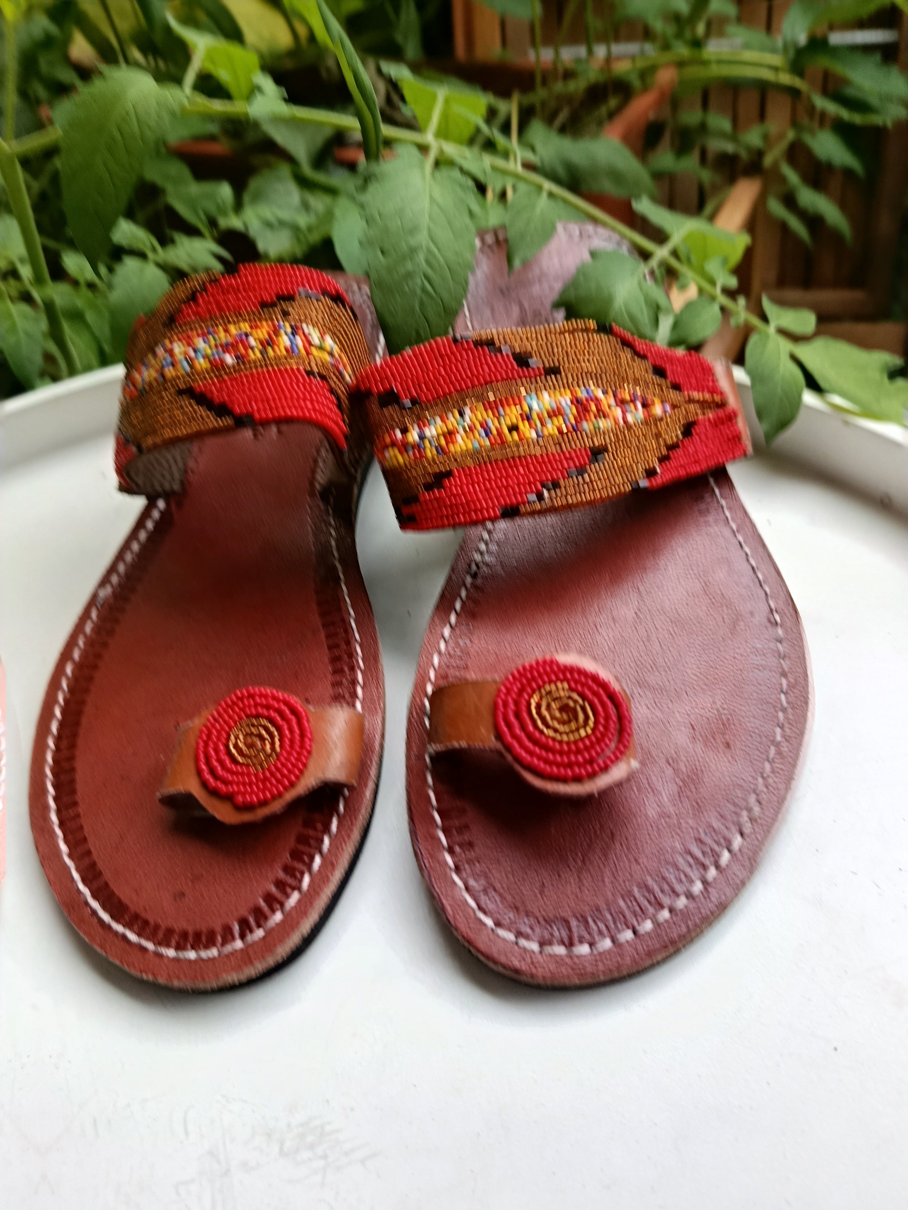 Sandales en cuir perlées