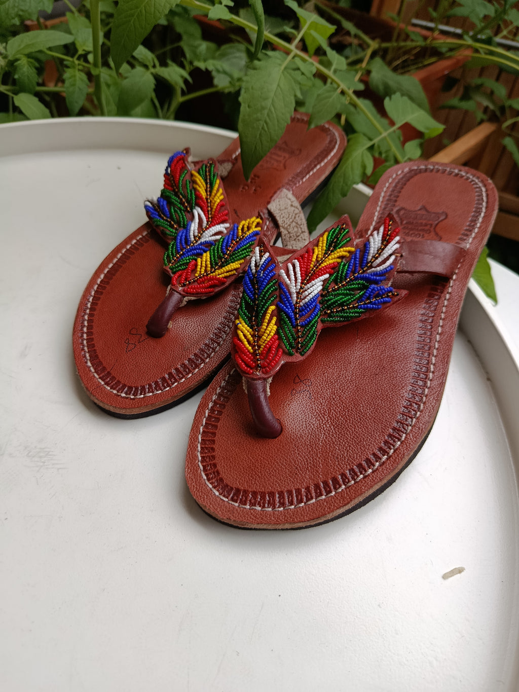 Sandales en cuir perlées