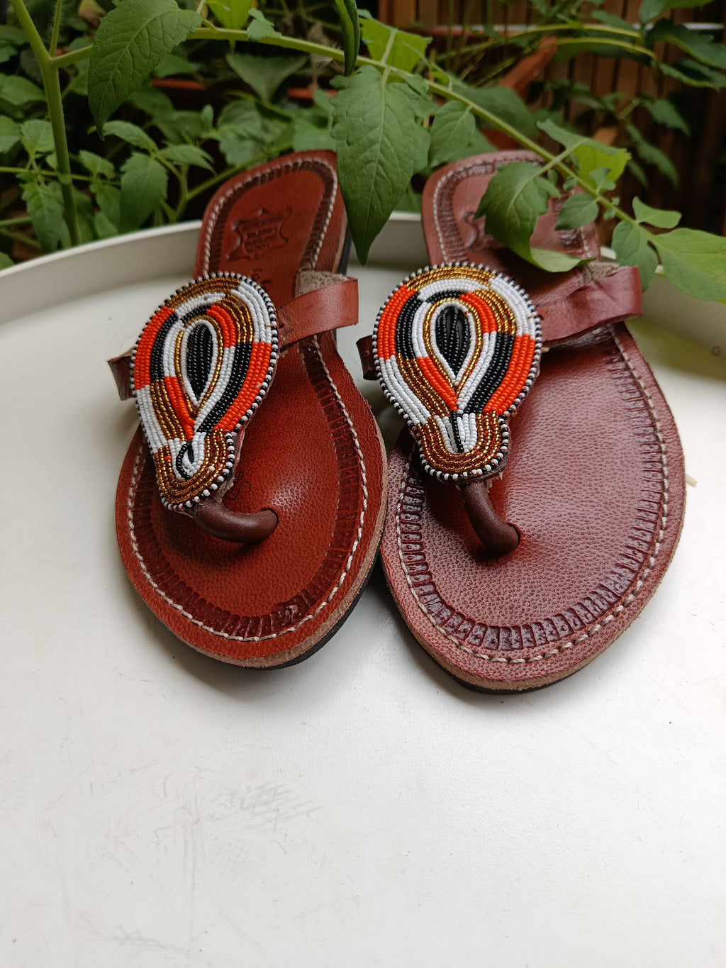 Sandales en cuir perlées