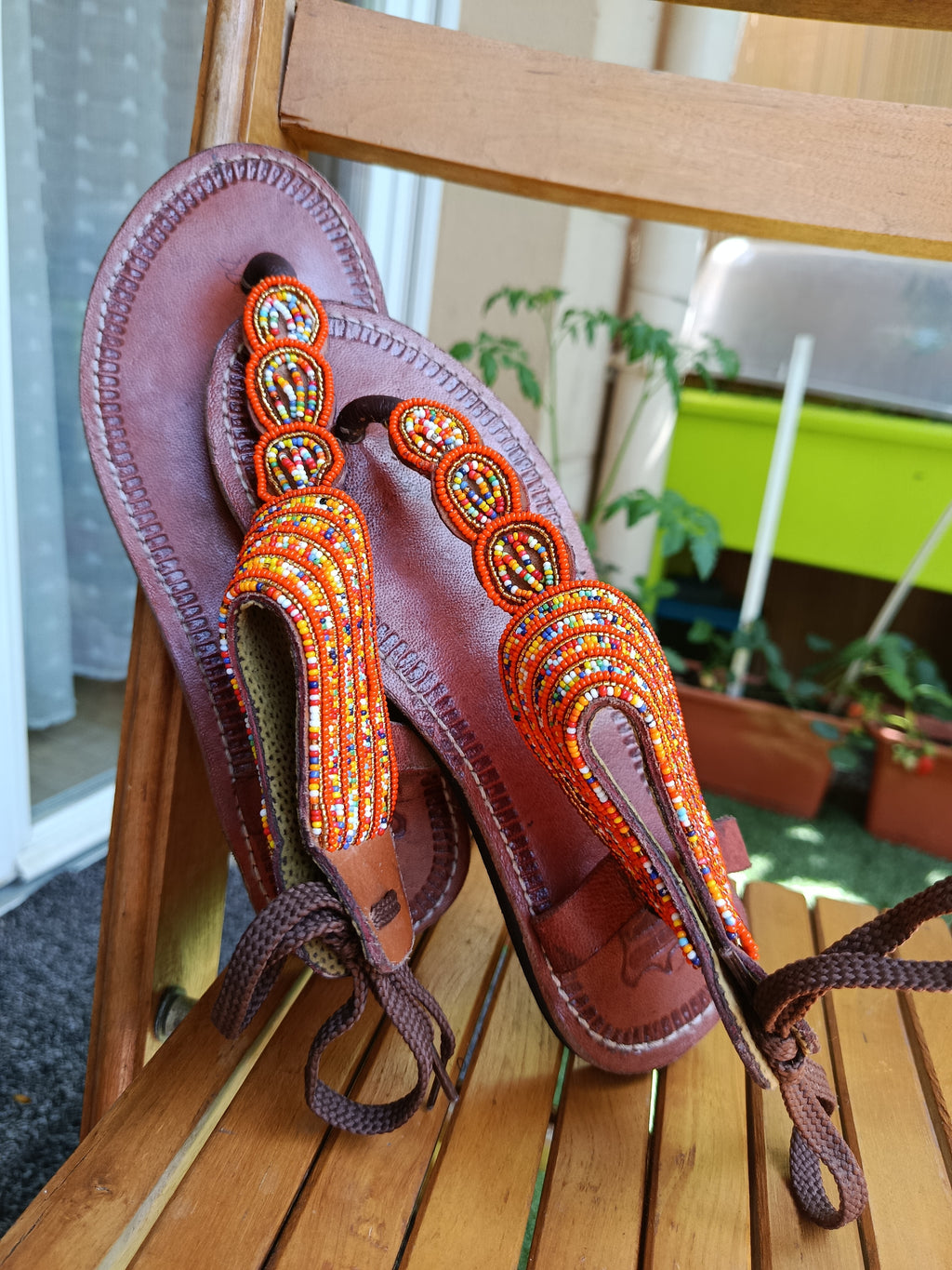 Sandales en cuir perlées