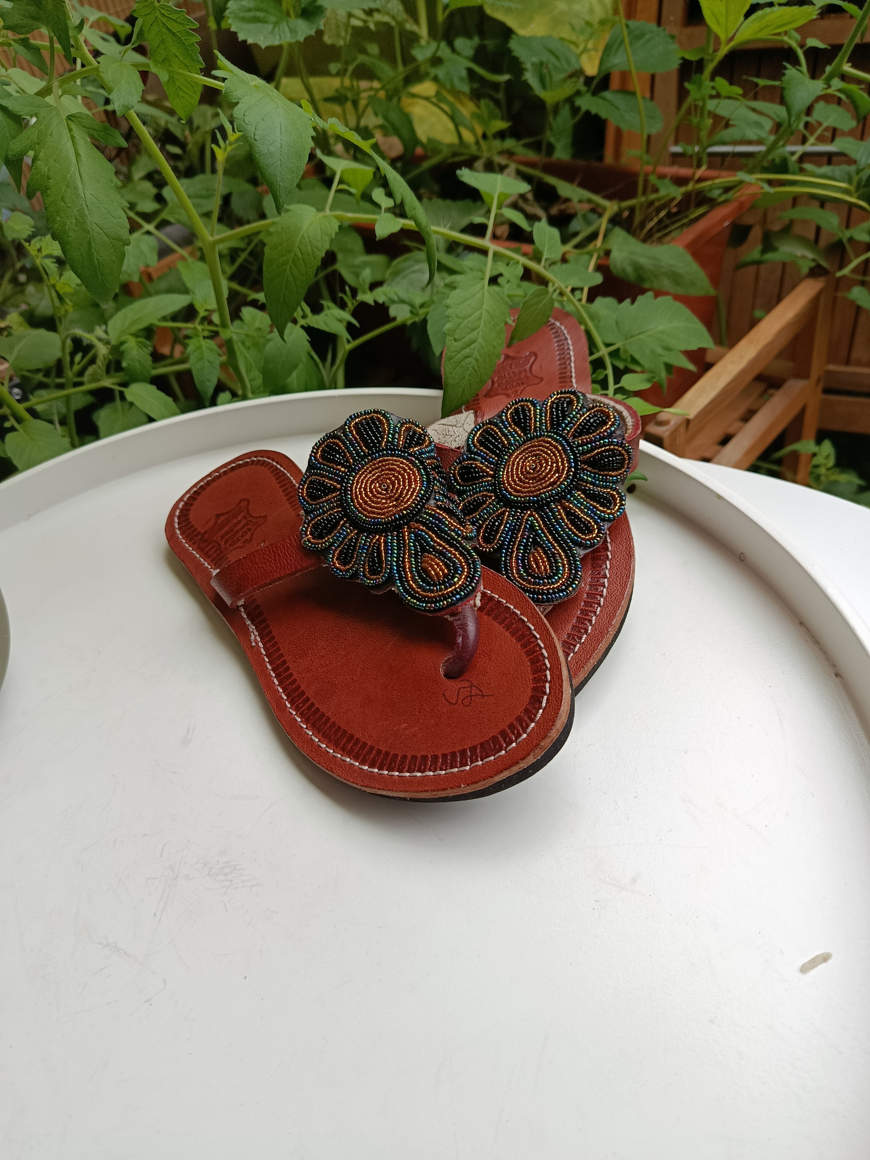 Sandales en cuir perlées