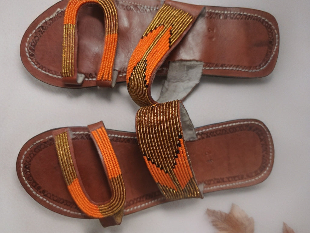 Sandales en cuir perlées