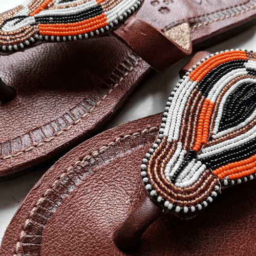 Jicho – Tong cuir bordeaux médaillon ovale perles Masaï | Perlacuir