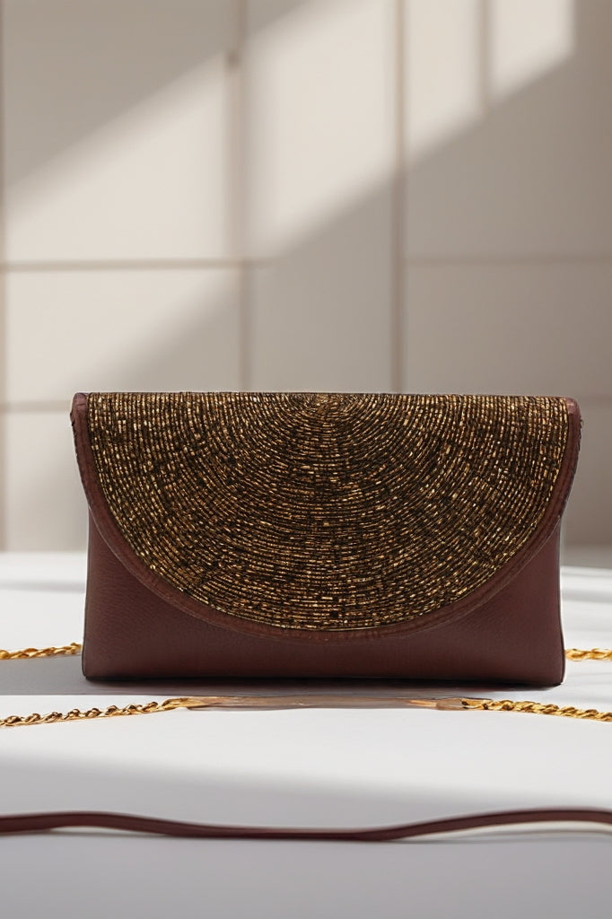 Pochette en cuir perlées