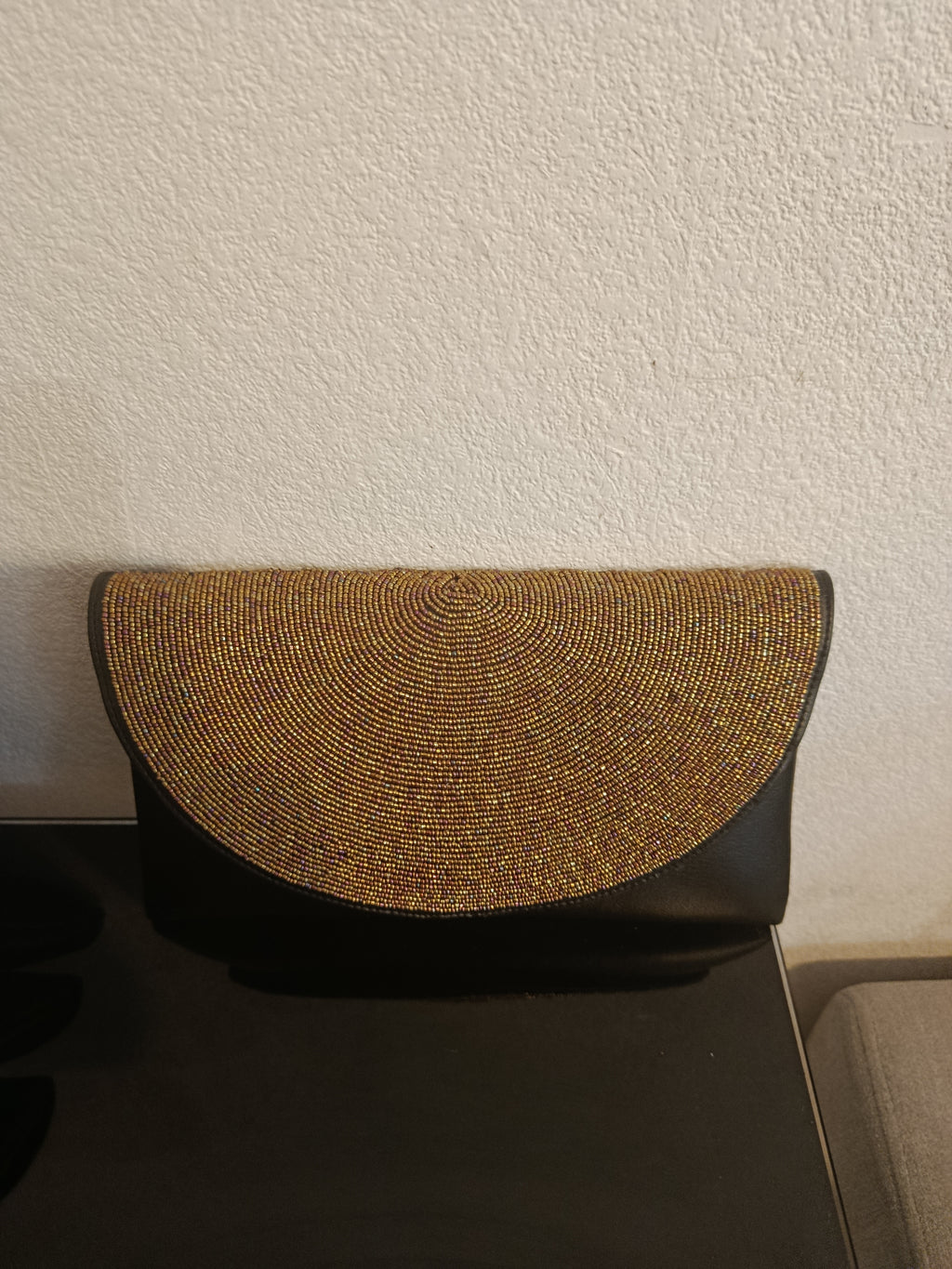 Pochette en cuir perlées