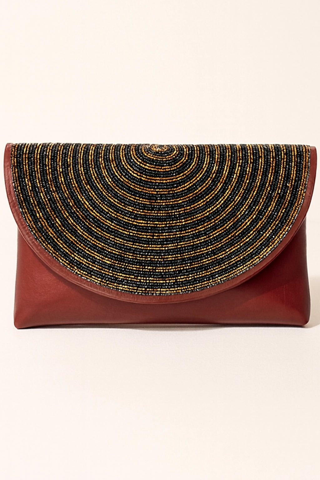 Pochette en cuir perlées