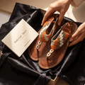 Zawadi – Sandale cuir cognac perles Masaï & lanière | Perlacuir