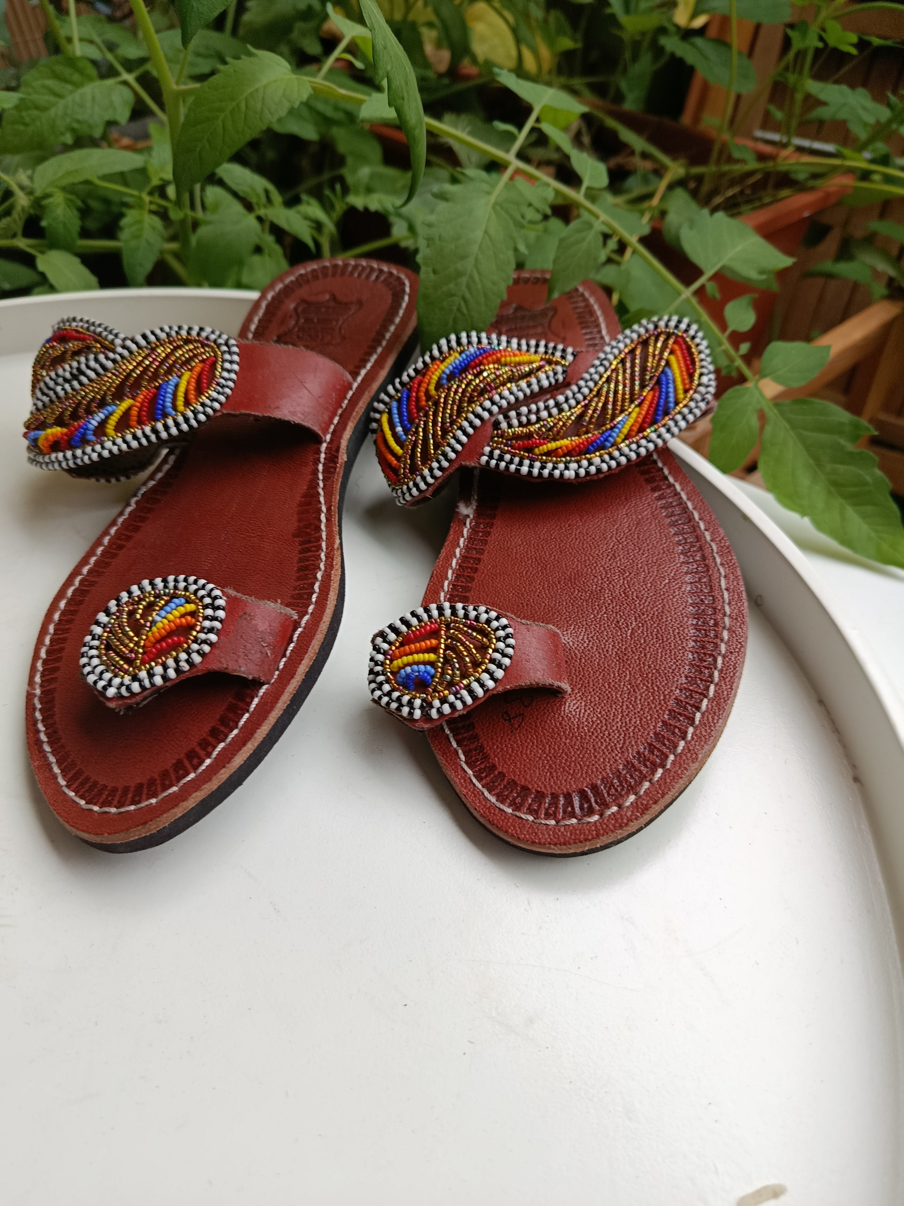 Sandales en cuir perlées