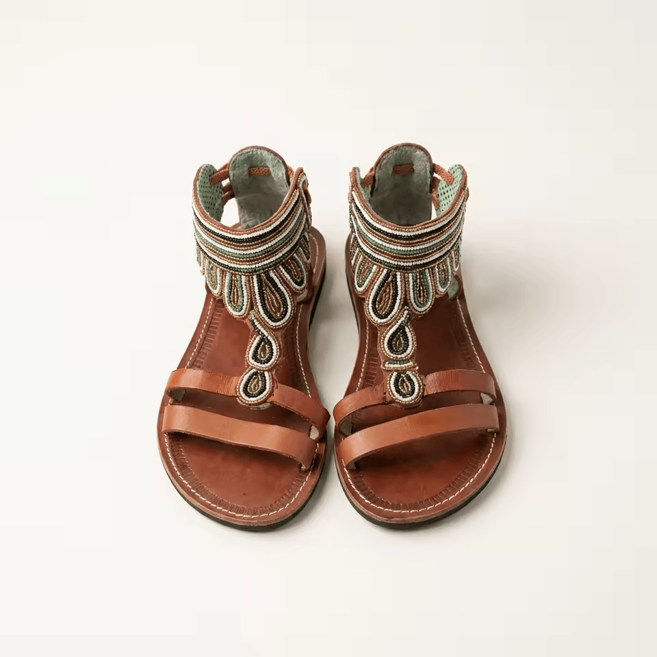 Sandale Masaï « Shaba » – Sandales cuir camel ornements dorés & lanière cheville | Perlacuir