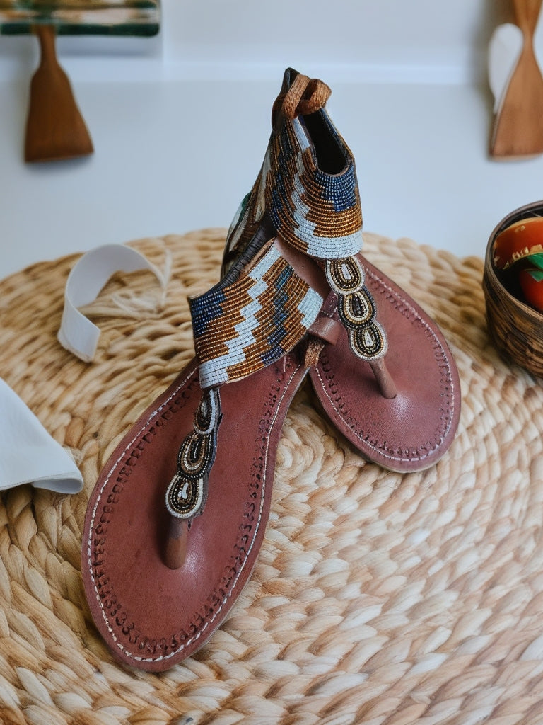 Sandales en cuir perlées