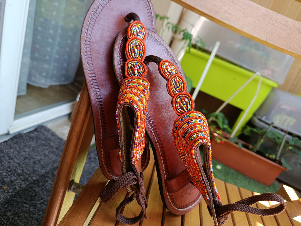 Sandales en cuir perlées